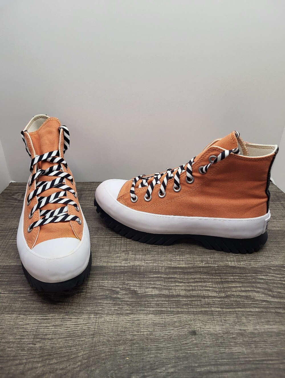 Converse Platform Orange Women’s Size 7 Shoes Sneakers